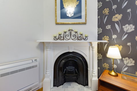 Heritage Townhouse Near Harbour Bridge - Australia Accommodation 8