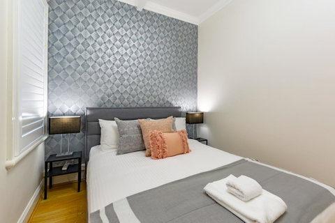 Heritage Townhouse Near Harbour Bridge - Australia Accommodation 27