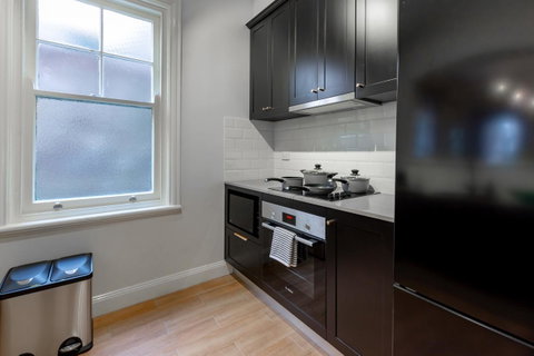 Heritage Townhouse Near Harbour Bridge - Australia Accommodation 21