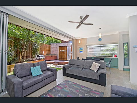 Crescent Head Spa Villa - Australia Accommodation 13