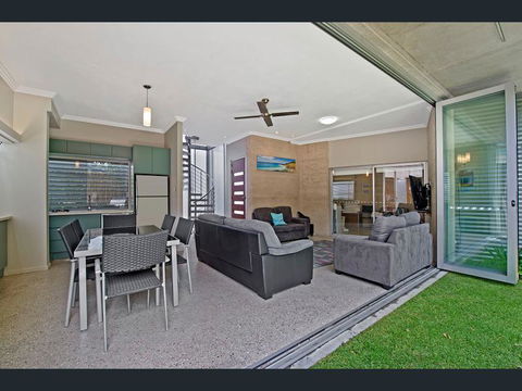Crescent Head Spa Villa - Australia Accommodation 9