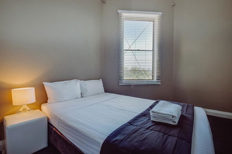 Crossroads Hotel - Australia Accommodation 3