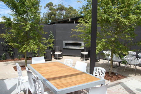 Crossroads Hotel - Australia Accommodation 23