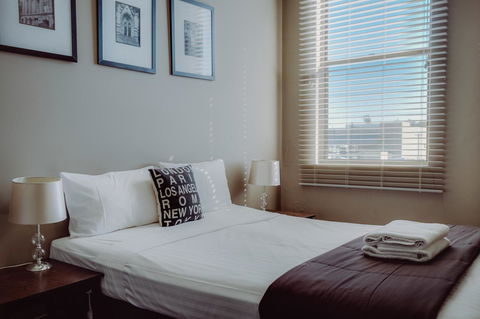 Crossroads Hotel - Australia Accommodation 2