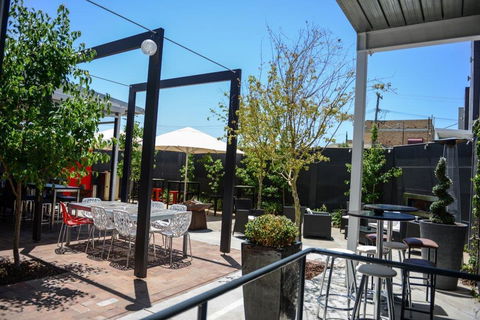 Crossroads Hotel - Australia Accommodation 32