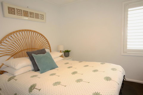 Cossies By The Sea - Australia Accommodation 8