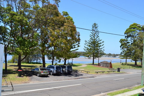 Sundial Holiday Units - Australia Accommodation 7