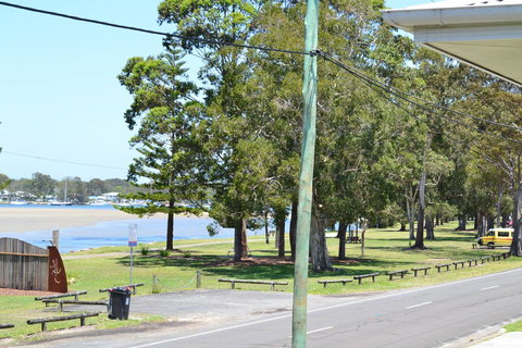 Sundial Holiday Units - Australia Accommodation 3