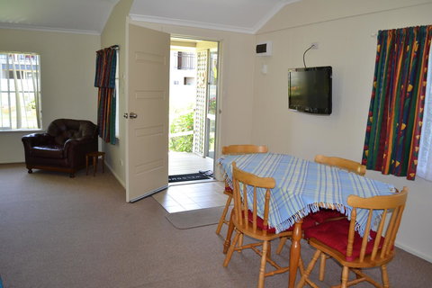 Sundial Holiday Units - Australia Accommodation 26