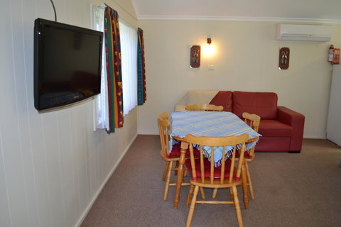 Sundial Holiday Units - Australia Accommodation 21