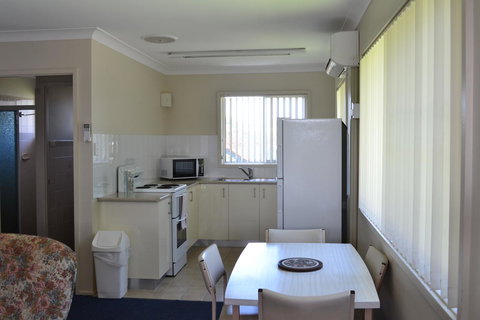 Sundial Holiday Units - Australia Accommodation 39