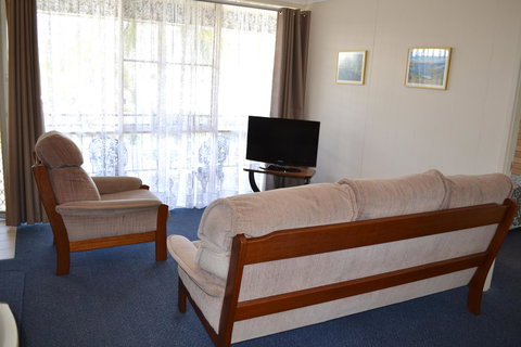 Sundial Holiday Units - Australia Accommodation 16