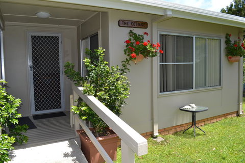 Sundial Holiday Units - Australia Accommodation 25