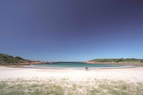 On The Beach Getaway - Australia Accommodation 10