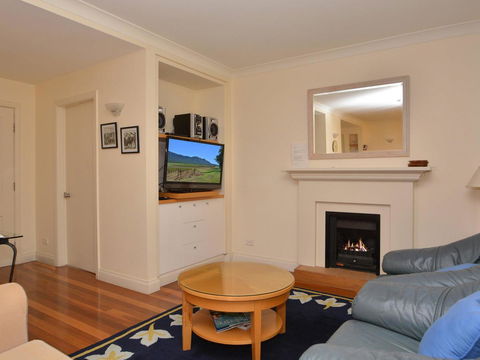 Villa 2br Prosecco Villa Located Within Cypress Lakes Resort - Australia Accommodation 1