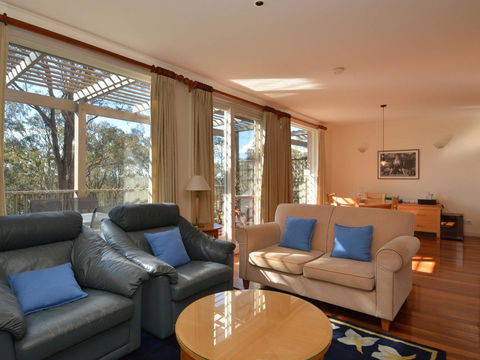 Villa 2br Prosecco Villa Located Within Cypress Lakes Resort - Australia Accommodation 3