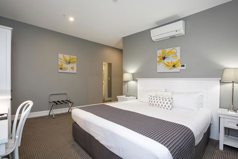 CH Boutique Hotel & Apartments, Ascend Hotel Collection - Australia Accommodation 24