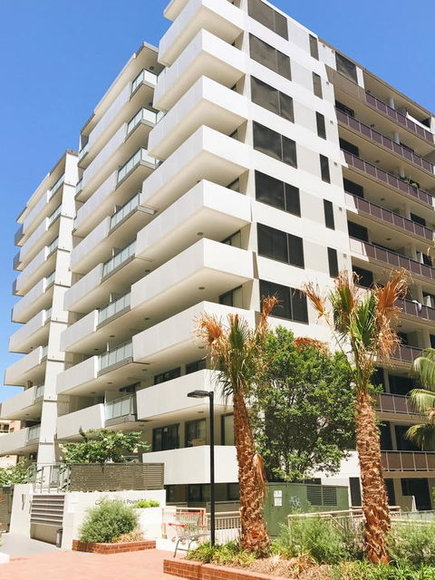 Modern & Cosy 2-Bedroom Apartment Hornsby - Australia Accommodation 1