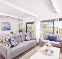 Bright and Spacious Family Home With Leafy Deck - Australia Accommodation