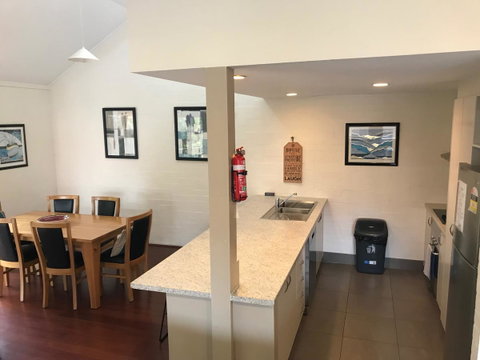 Mariner Bay Apartments - Australia Accommodation 4
