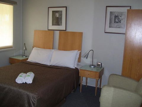 Glenwood Tourist Park & Motel - Australia Accommodation 11