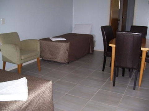 Glenwood Tourist Park & Motel - Australia Accommodation 12