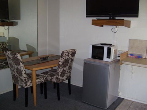 Glenwood Tourist Park & Motel - Australia Accommodation 10
