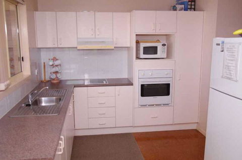 Bellhaven 2, 17 Willow Street - Australia Accommodation 0