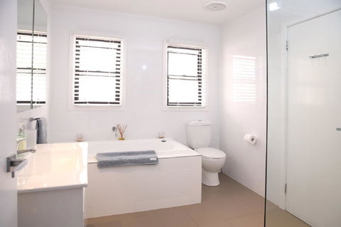 Refuge Cove On Pittwater - Australia Accommodation 7
