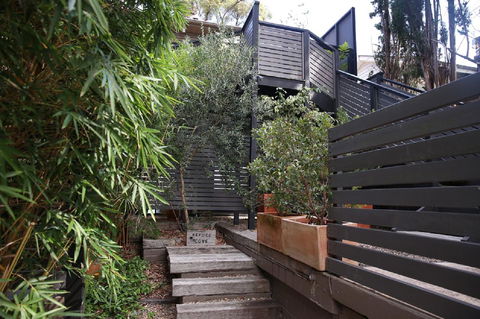 Refuge Cove On Pittwater - Australia Accommodation 2
