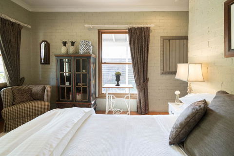 Thistle Hill Guesthouse - Walk To Many Wineries And Restaurants - Australia Accommodation 26
