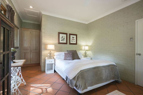 Thistle Hill Guesthouse - Walk To Many Wineries And Restaurants - Australia Accommodation 27