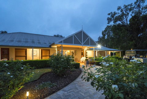Thistle Hill Guesthouse - Walk To Many Wineries And Restaurants - Australia Accommodation 0