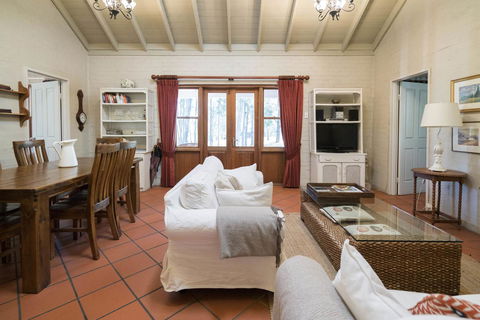 Thistle Hill Guesthouse - Walk To Many Wineries And Restaurants - Australia Accommodation 33