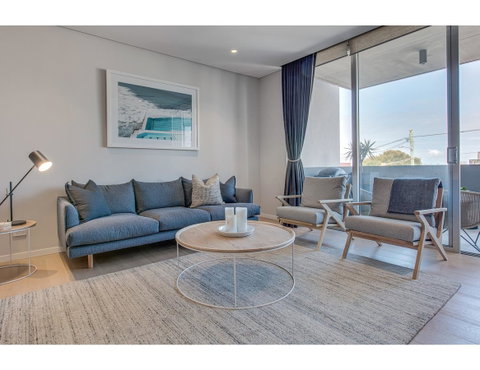 Oceanside Elegance At Superb Home Steps From Sand - Australia Accommodation 0