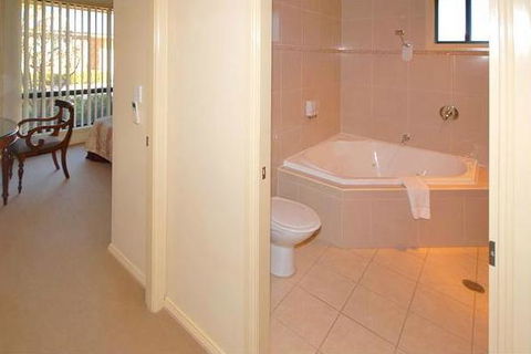 Potters Apartments - Australia Accommodation 12