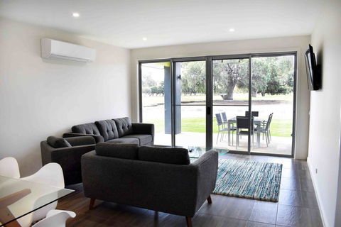 Comfort Suites Clubarham Golf Resort - Australia Accommodation 14