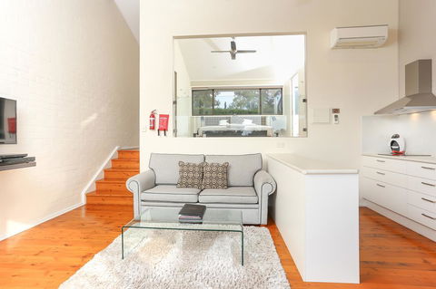 Wine Country Villas - Australia Accommodation 22