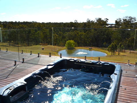 Wine Country Villas - Australia Accommodation 9