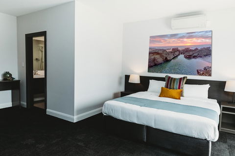Coniston Hotel Wollongong - Australia Accommodation 2