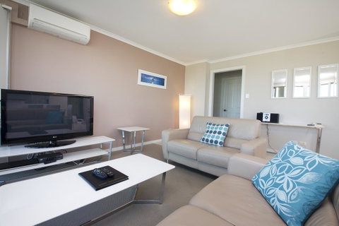 Sails Apartments - Australia Accommodation 6