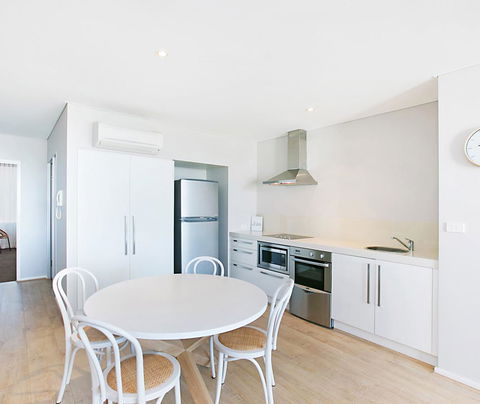 Oaks Nelson Bay Lure Suites - Australia Accommodation 1