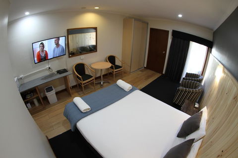Sleepy Hill Motor Inn - Australia Accommodation 13