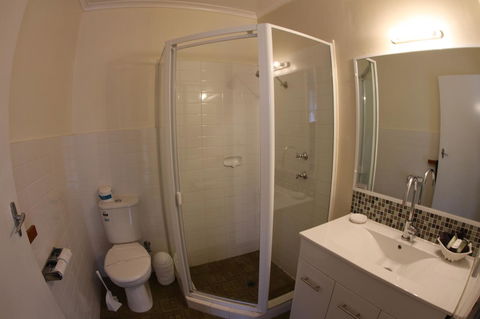 Sleepy Hill Motor Inn - Australia Accommodation 26
