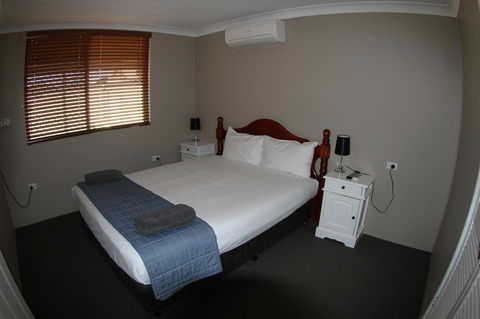 Sleepy Hill Motor Inn - Australia Accommodation 36