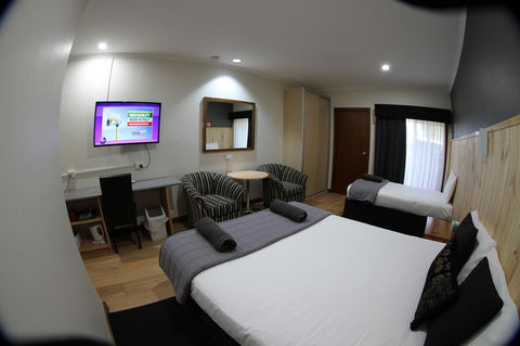 Sleepy Hill Motor Inn - Australia Accommodation 17