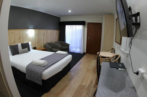 Sleepy Hill Motor Inn - Australia Accommodation 14