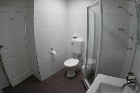 Sleepy Hill Motor Inn - Australia Accommodation 35
