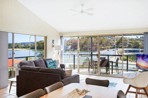 Sails Luxury Apartments Merimbula - Australia Accommodation 31