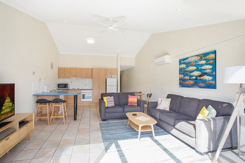 Sails Luxury Apartments Merimbula - Australia Accommodation 22